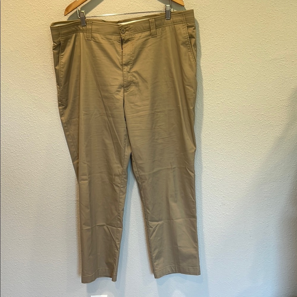 Men's cotton/poly khaki Pants. Like new.
